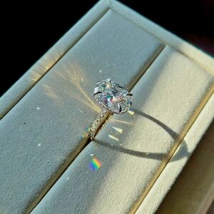 Solid 14k white and yellow gold  5.3ct g vs1 lab oval diamond ring with side lab